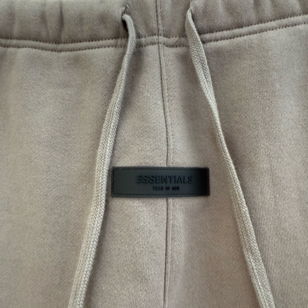 Essentials sweatpants - Picture 2 of 4